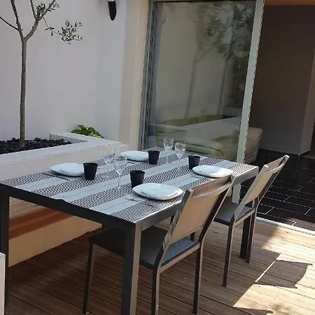 Maison Vue Cite 2 *
